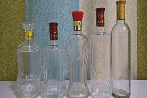 玻璃瓶廠家在生產過程中怎樣保質保量？